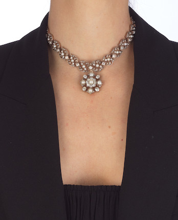 Bonhams : GARRARD PEARL AND DIAMOND NECKLACE AND BROOCH, EARLY 20TH CENTURY