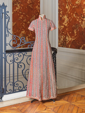 Jean PATOU, collection Haute Couture, circa 1970. Robe du soir l