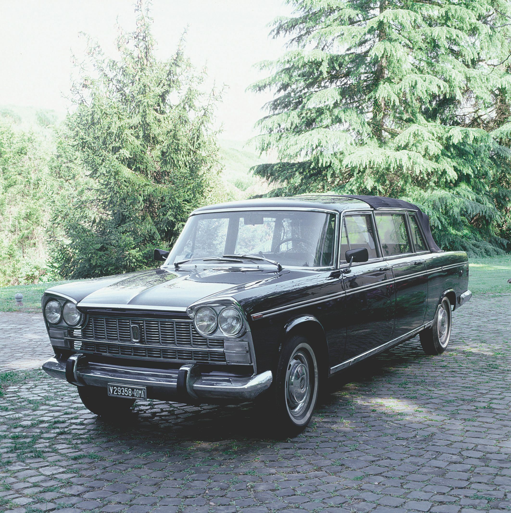 Starline 1/43 Fiat 2300 Familiare Break Blanche 1963