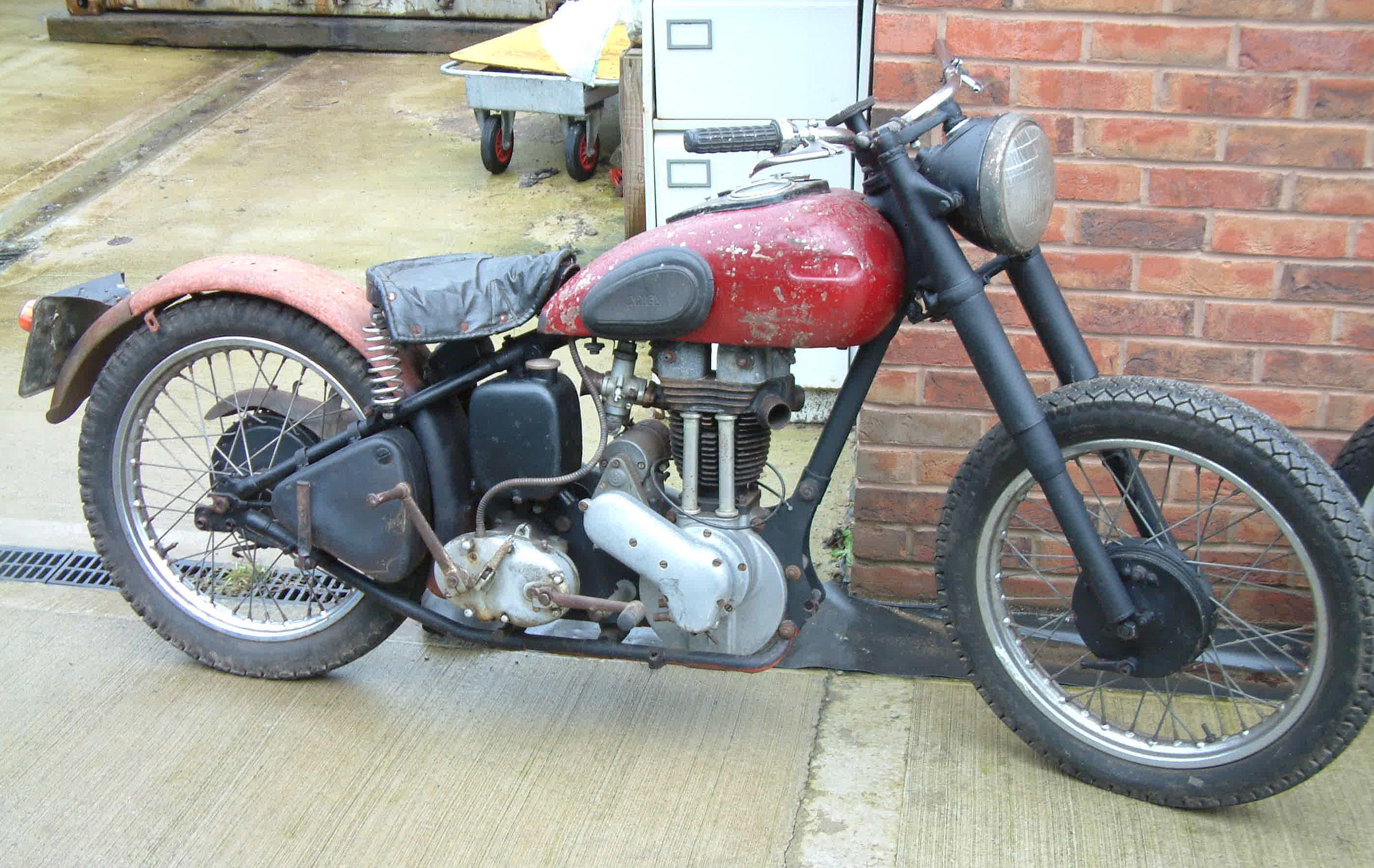 Bonhams Cars : c.1946 Ariel 350cc Red Hunter Frame no. BP3447 Engine no.  BK2945