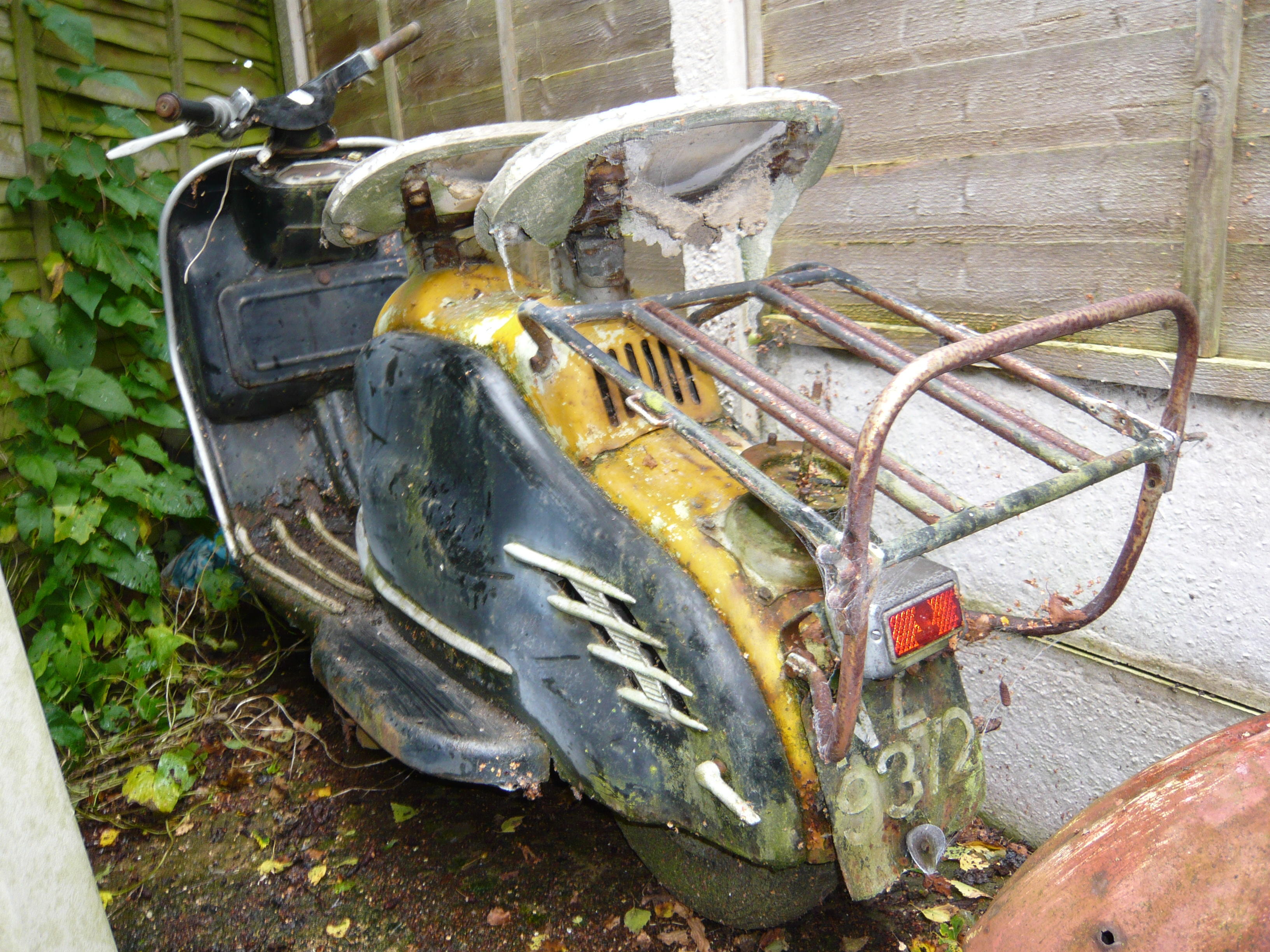 2400円 洋書 Schrader Motor Chronik NSU LAMBRETTA PRIMA 1950