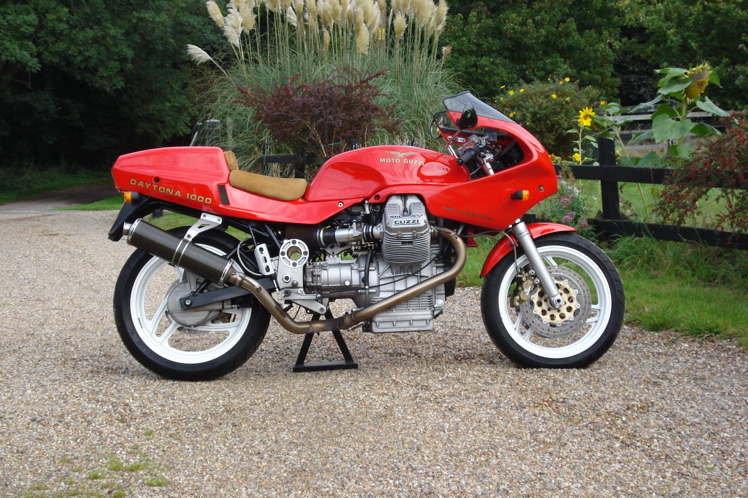 Bonhams Cars : 1993 Moto Guzzi Daytona 1000 Frame no. KA11464