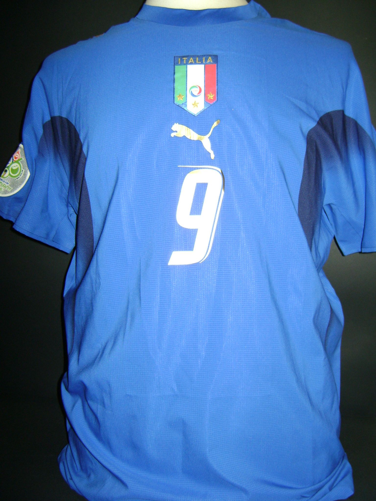 Bonhams : Luca Toni 2006 World Cup match worn Italy shirt
