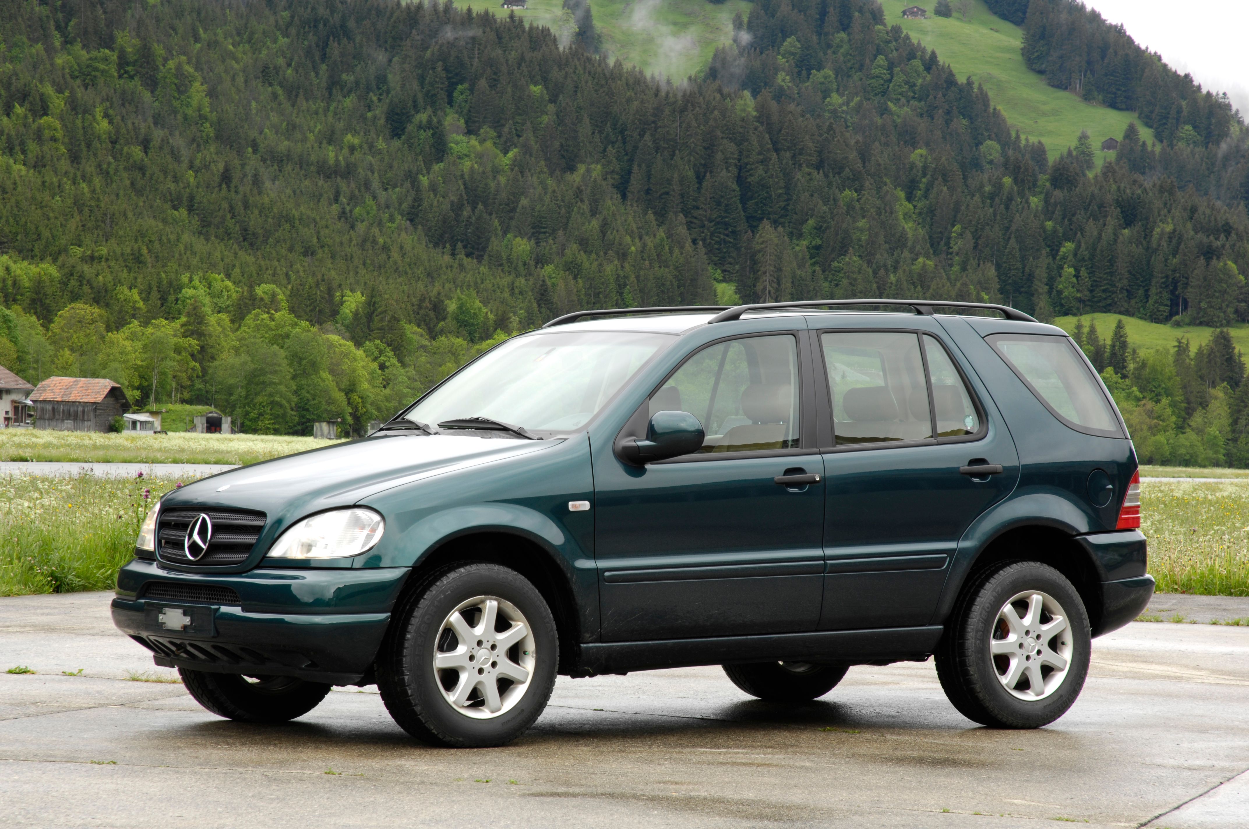 Bonhams Cars : One owner from new,1999 Mercedes-Benz ML430 Chassis no.  WDC1631721A118273, image size:4288x2848