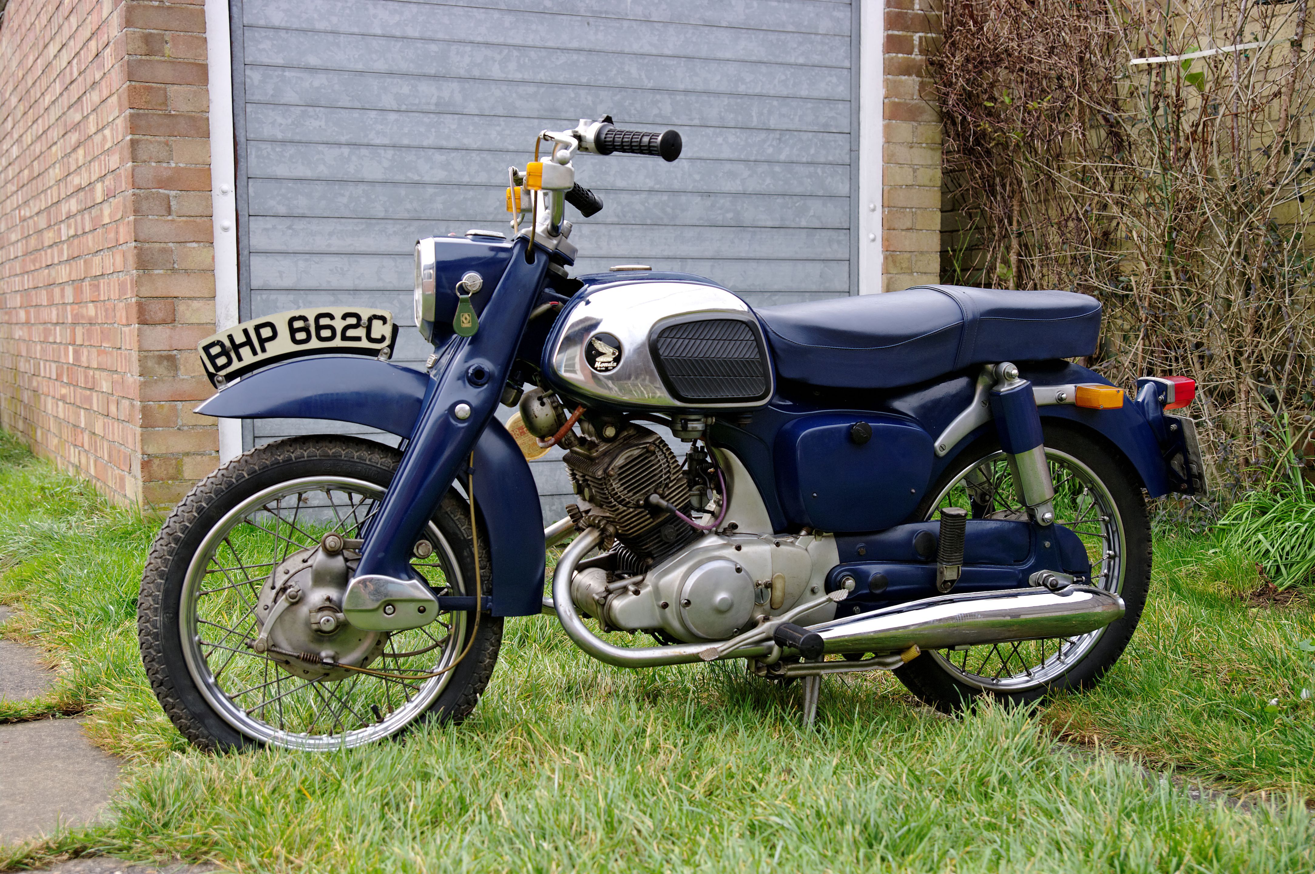 Bonhams Cars : 1965 Honda 125cc C92 Benly Frame no. 1002735 Engine 