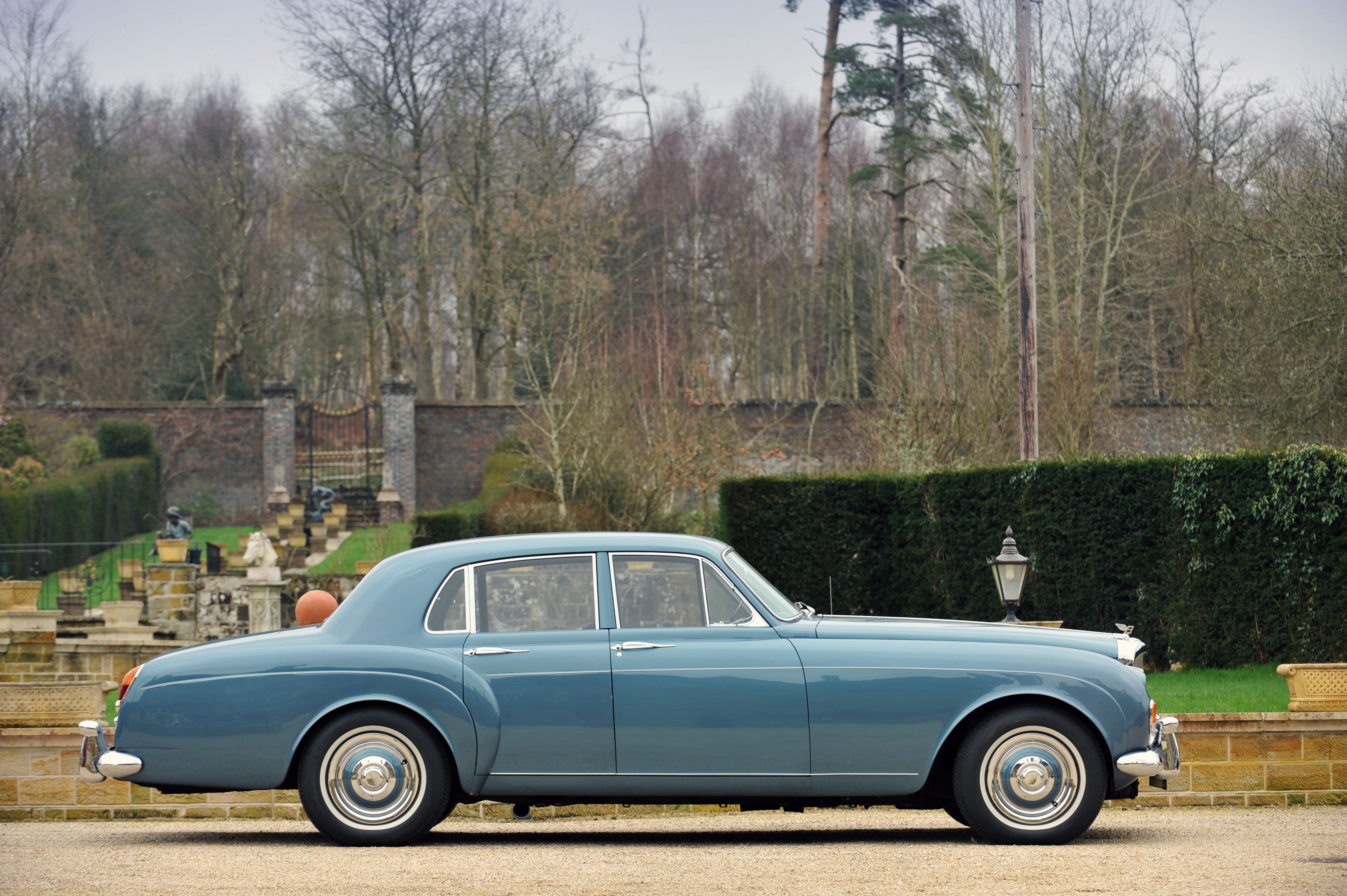 https://img1.bonhams.com/image?src=Images/live/2011-03/09/8268436-12-7.JPG