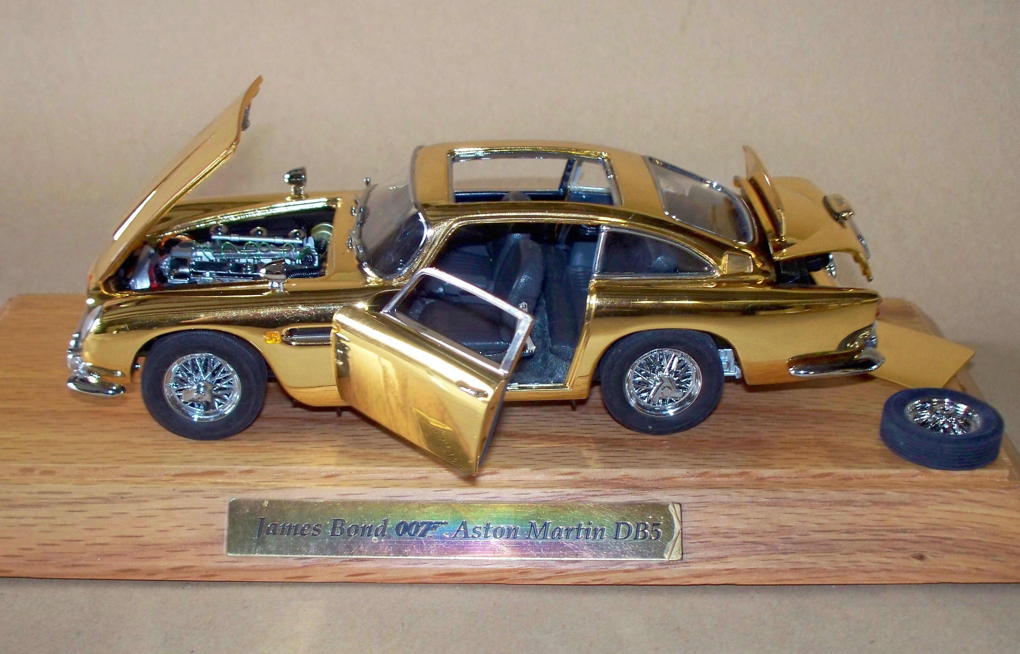 Aston Martin DB5 Goldfinger 1/24 - MOTORMAX - James Bond 007
