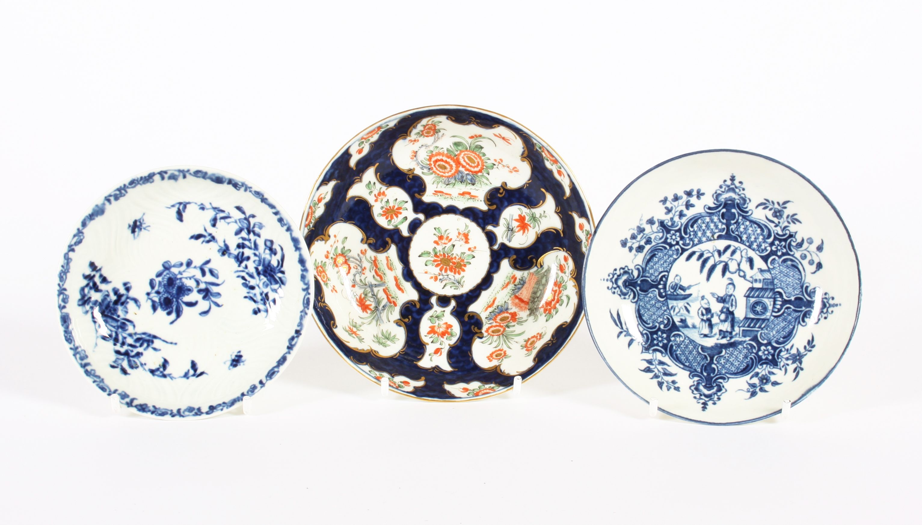  Worcester 陶器　3個セット Bonhams : Three Worcester saucers, circa 1770-85