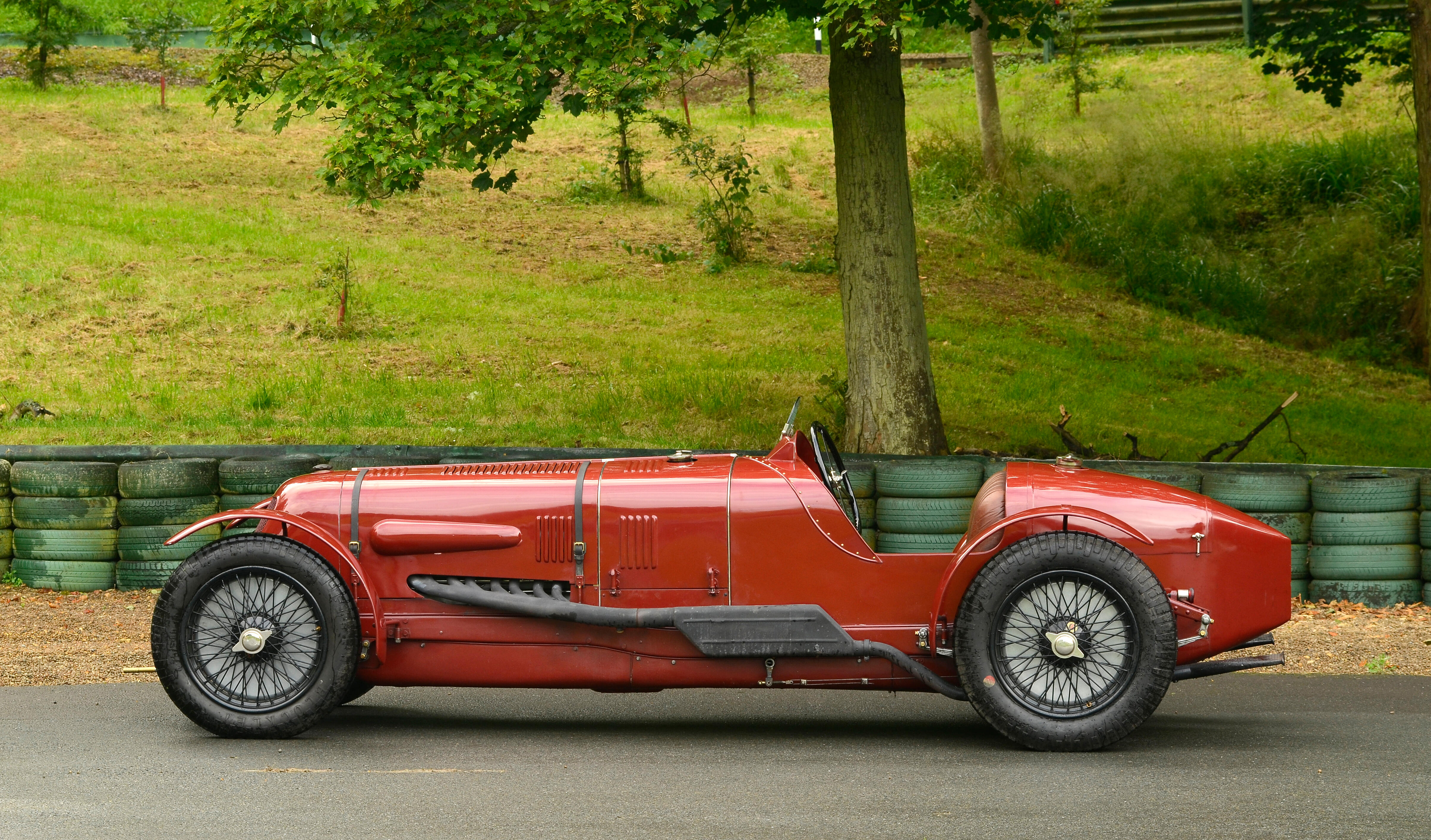 https://img1.bonhams.com/image?src=Images/live/2012-08/07/8615756-2-20.jpg