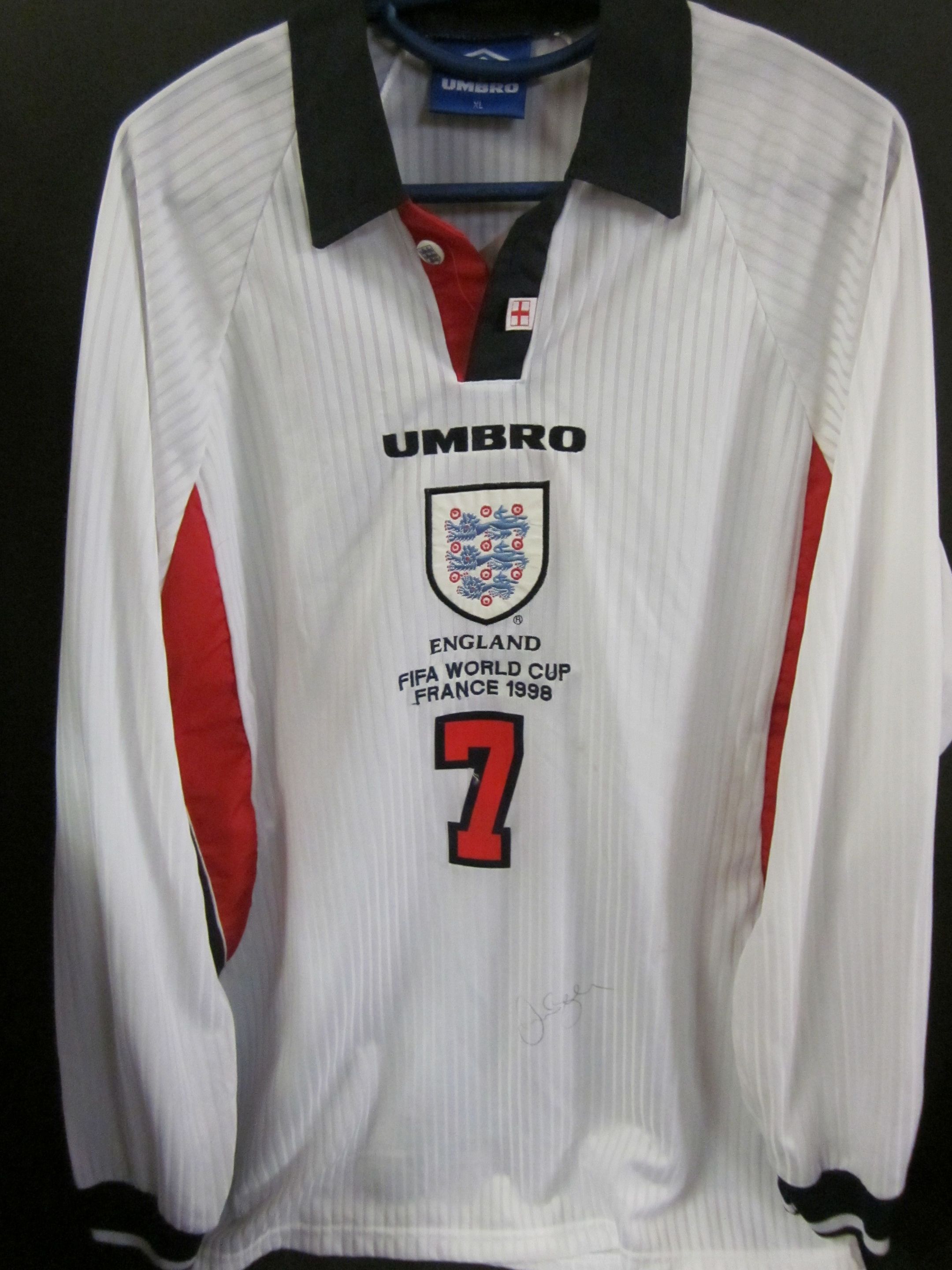 Bonhams : 1998 France World Cup David Beckham match issued hand 