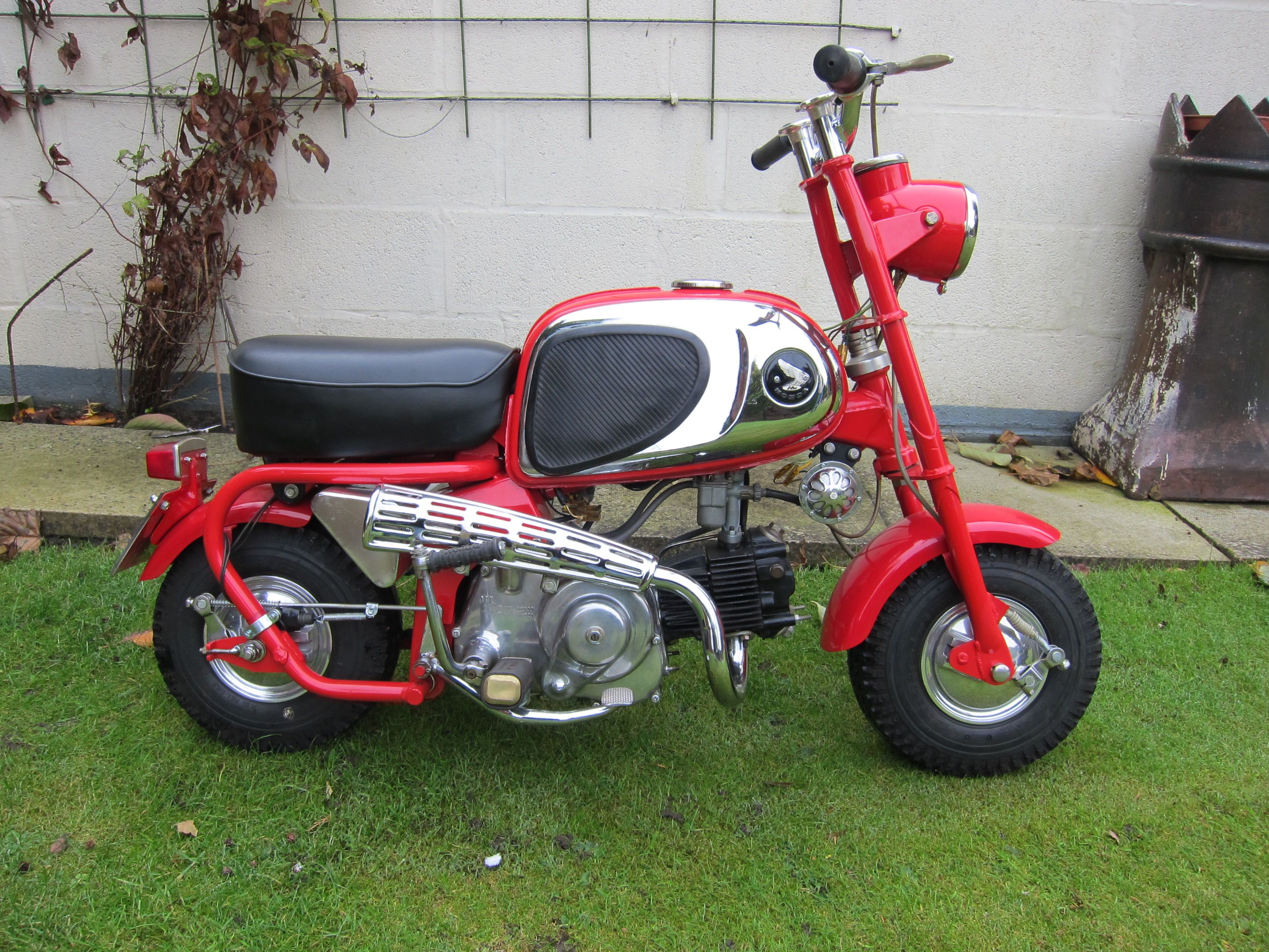 HONDA MONKEY CZ100 18240-011-010