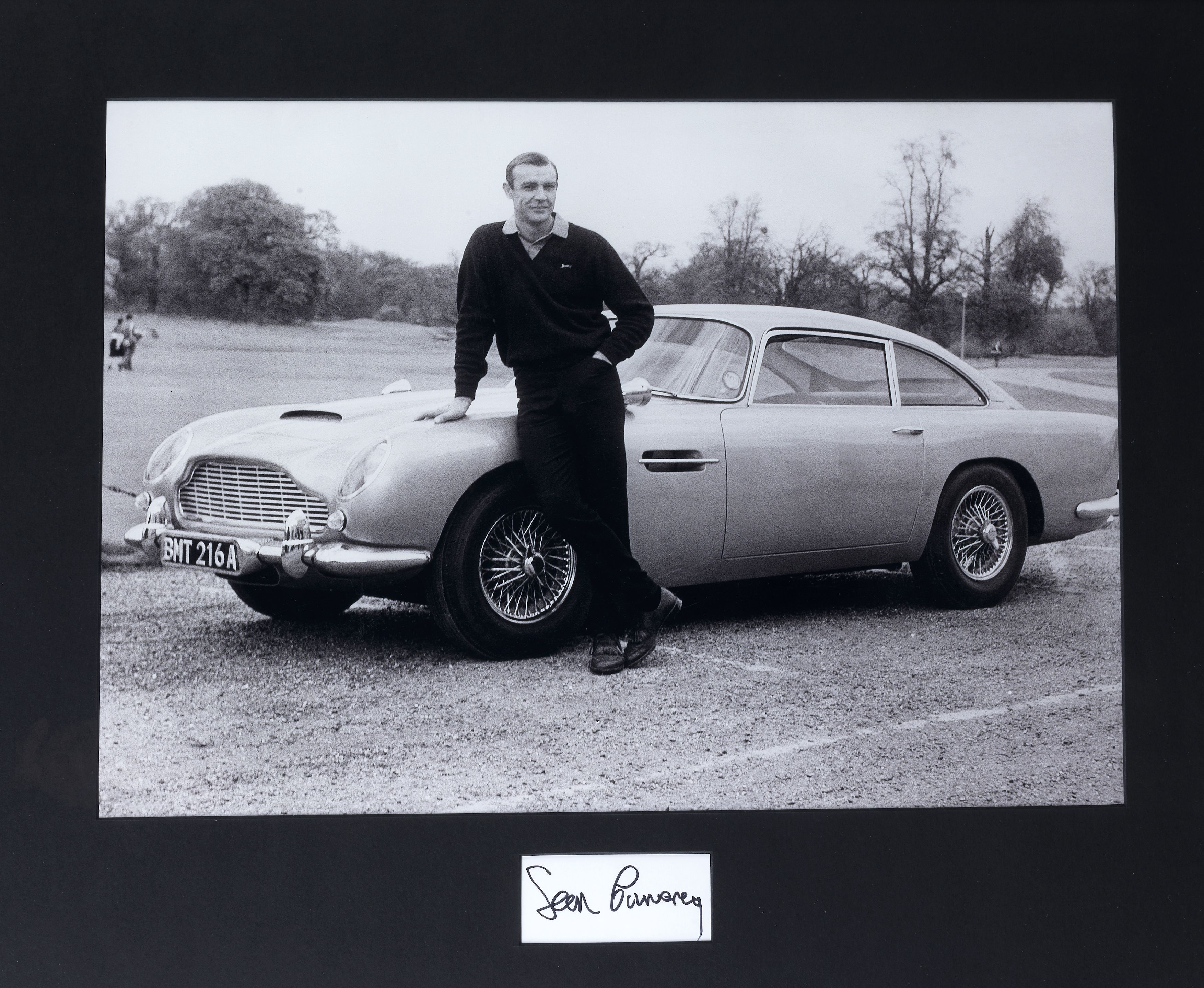 Póster De Sean Connery Como James Bond Con Aston Martin DB5 - Estilo Vintage, Retrato De Estrella