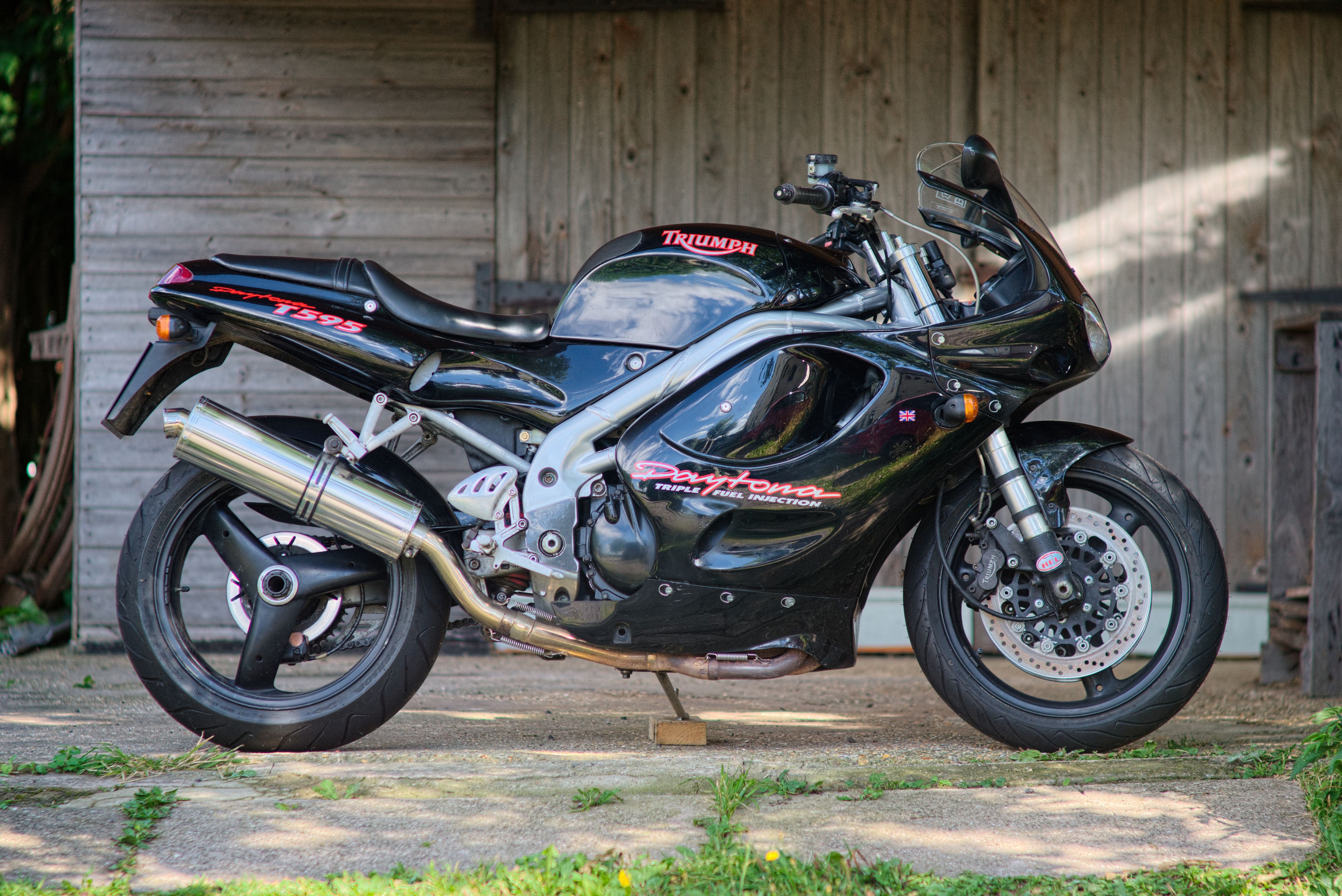 1998 Triumph Motorcycles 1997 Triumph Daytona T595 For Sale