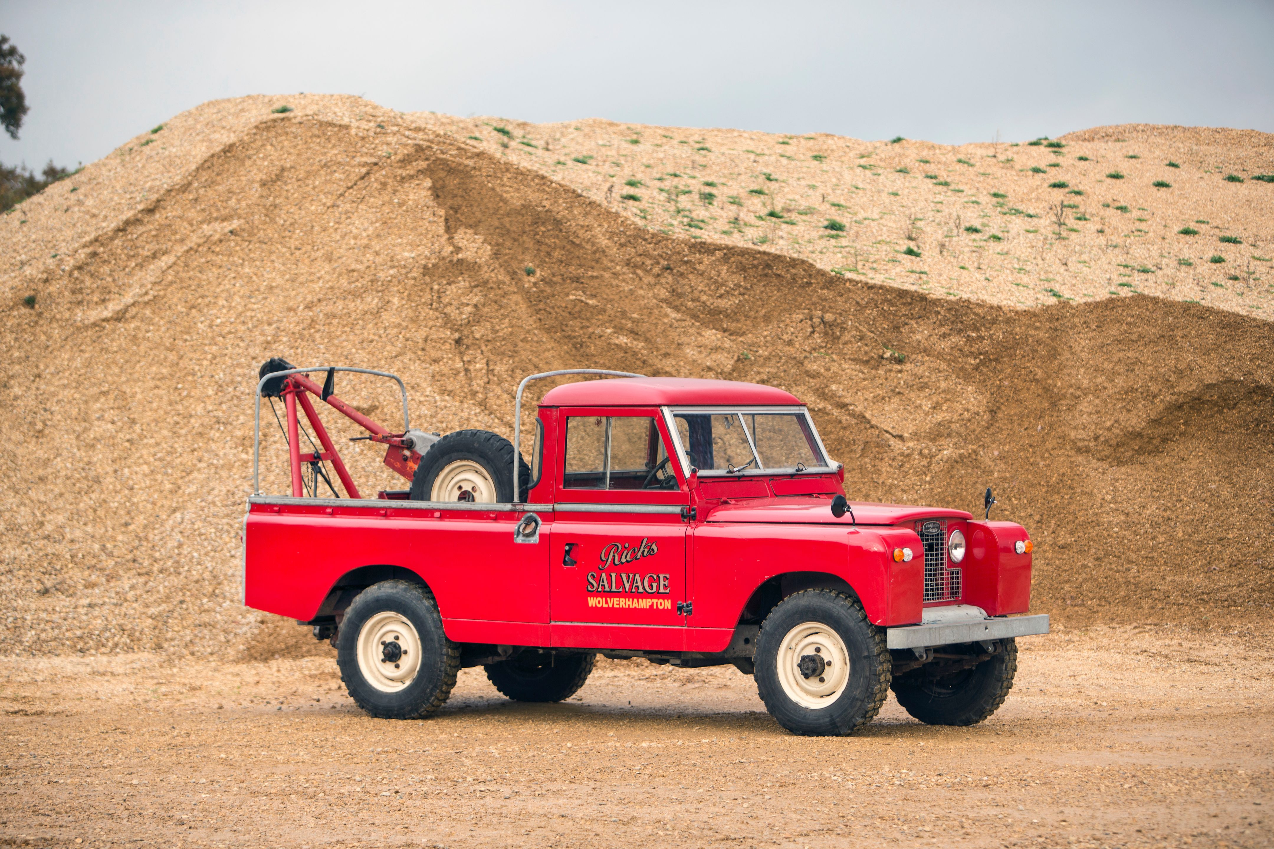 HFW 370D, Bonhams catalogue photograph — the reference for this model; linked only.