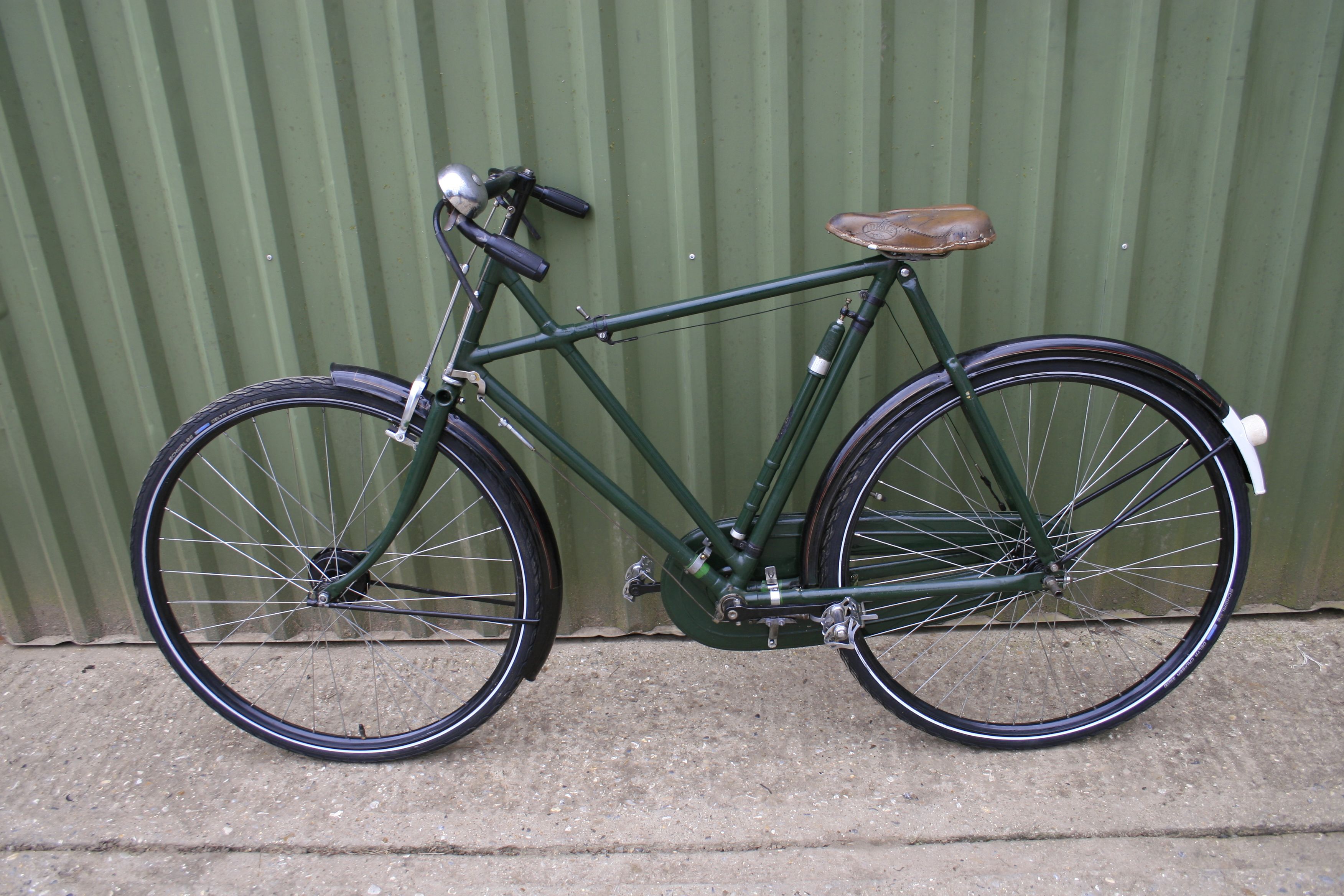 Bonhams Cars A 1930s Raleigh 'Superbe' Gentleman's X-frame bicycle,