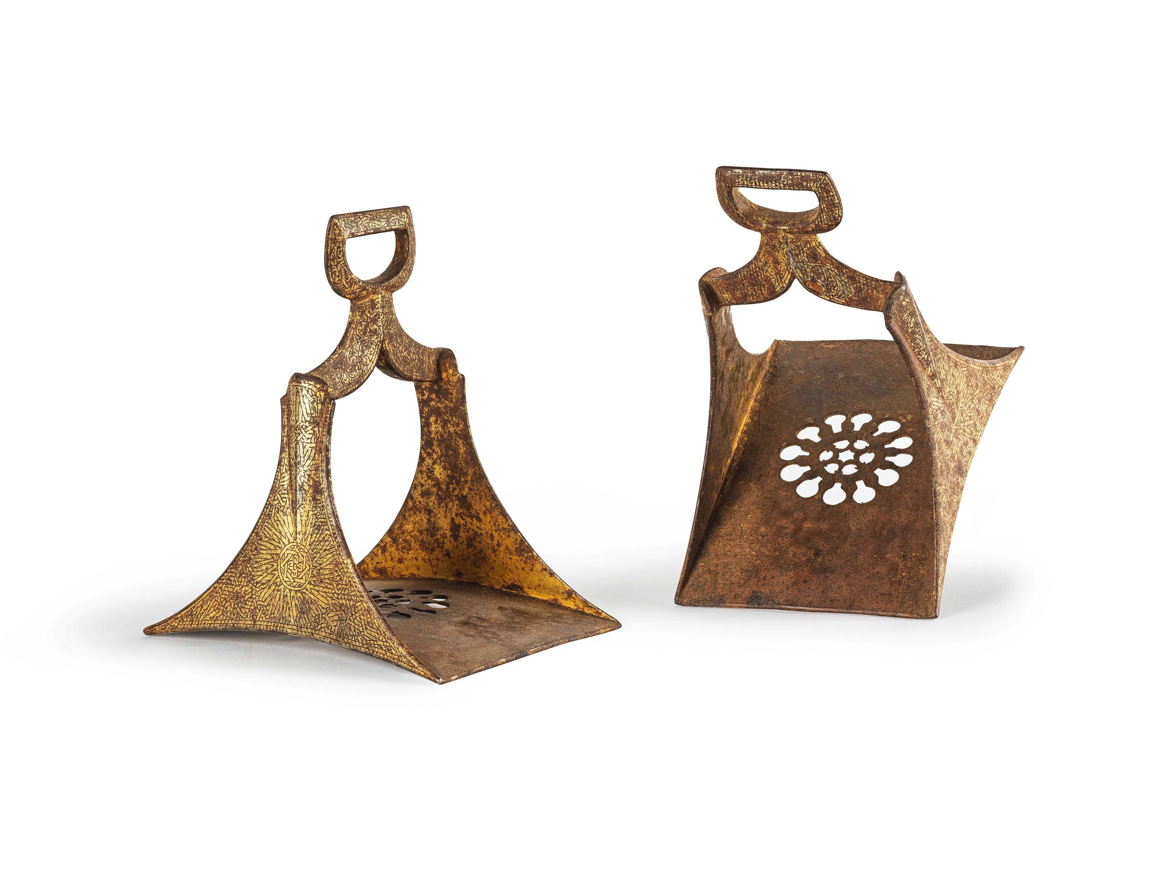Paire D'étriers Marocains Anciens – Métal – Objet De Collection Ou Déco