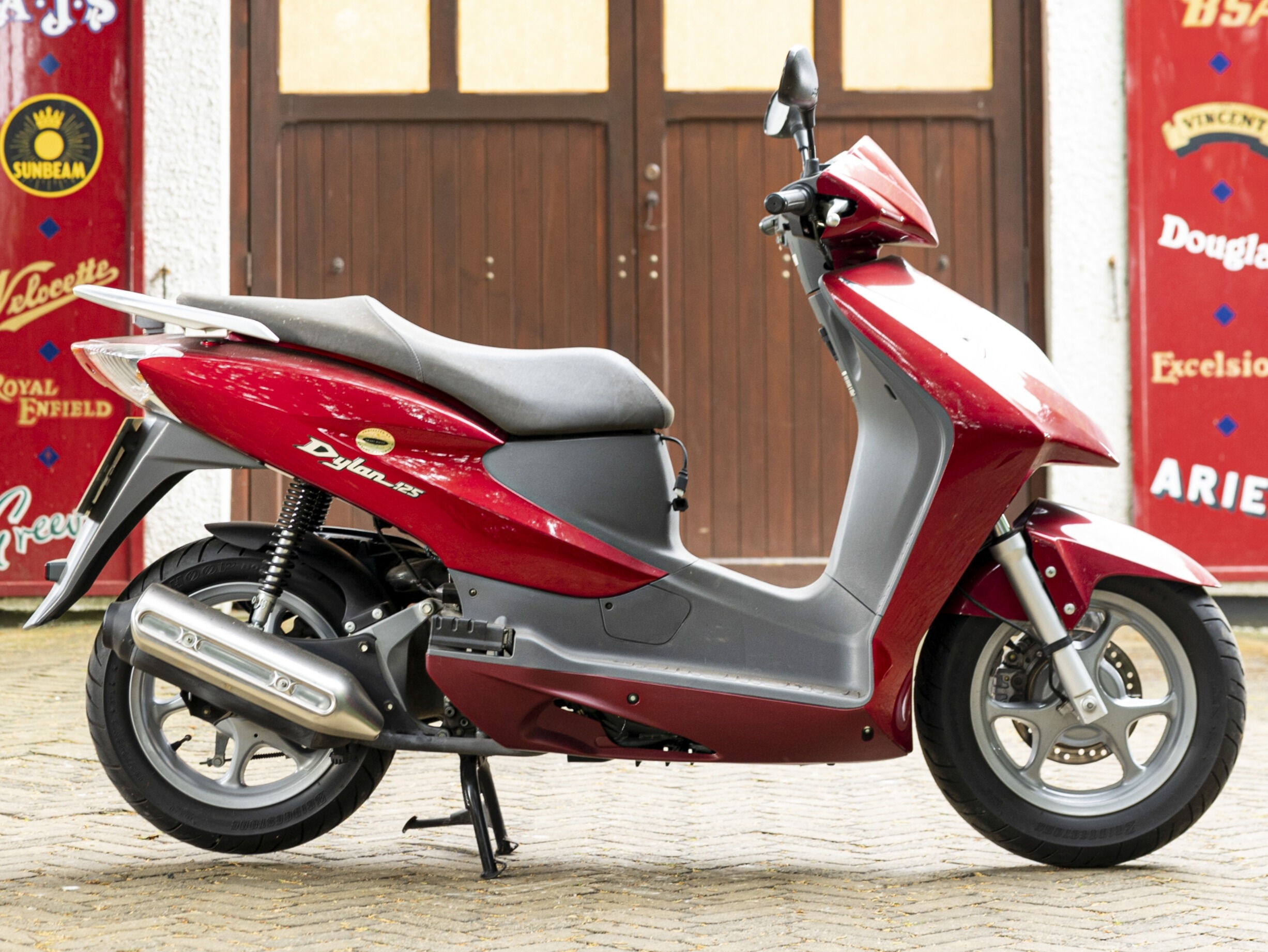 Bonhams Cars : The Anthony R. East Classic Motorcycle Collection 