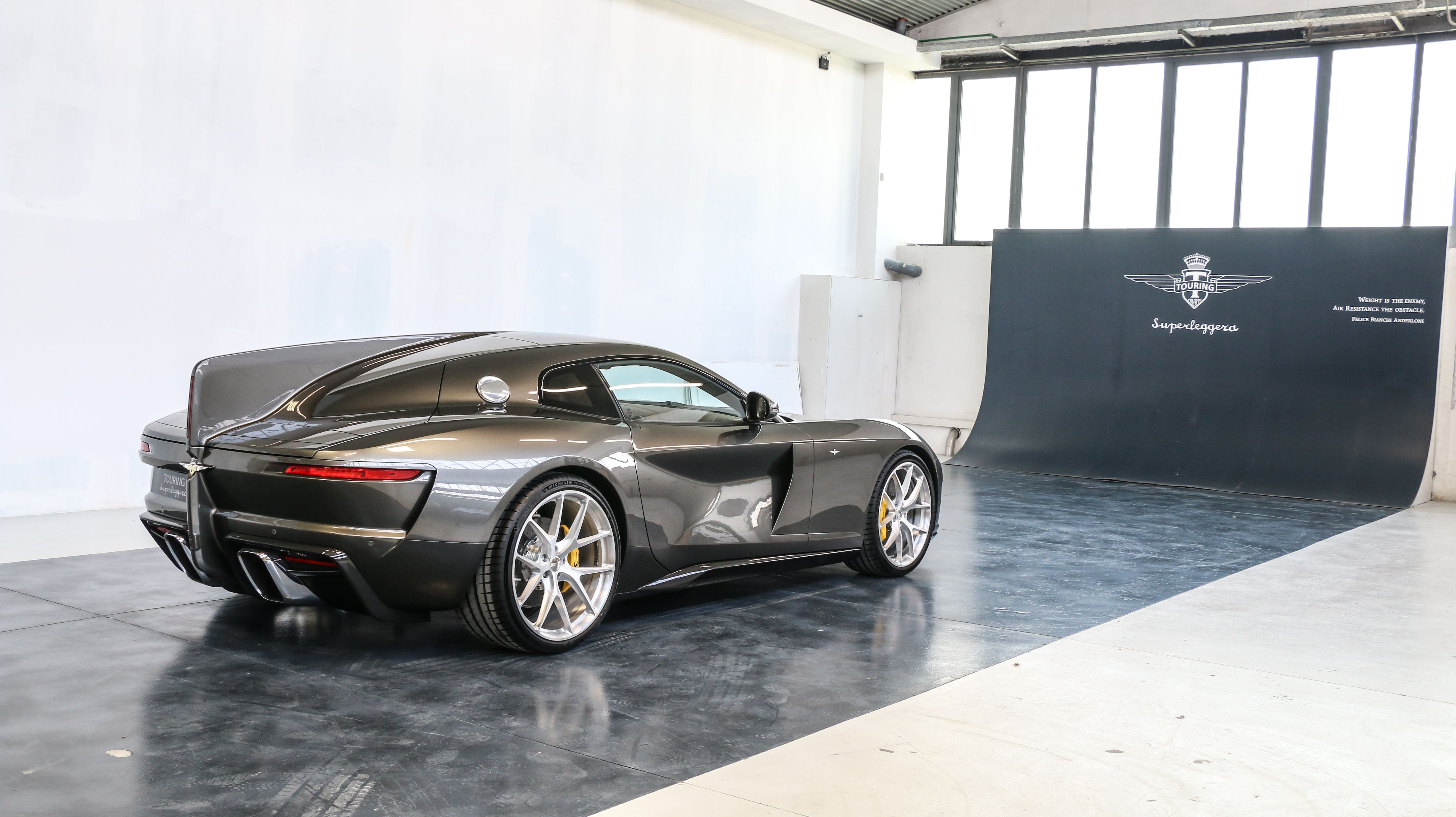 https://img1.bonhams.com/image?src=Images/live/2024-02/09/25451593-1-57.jpg