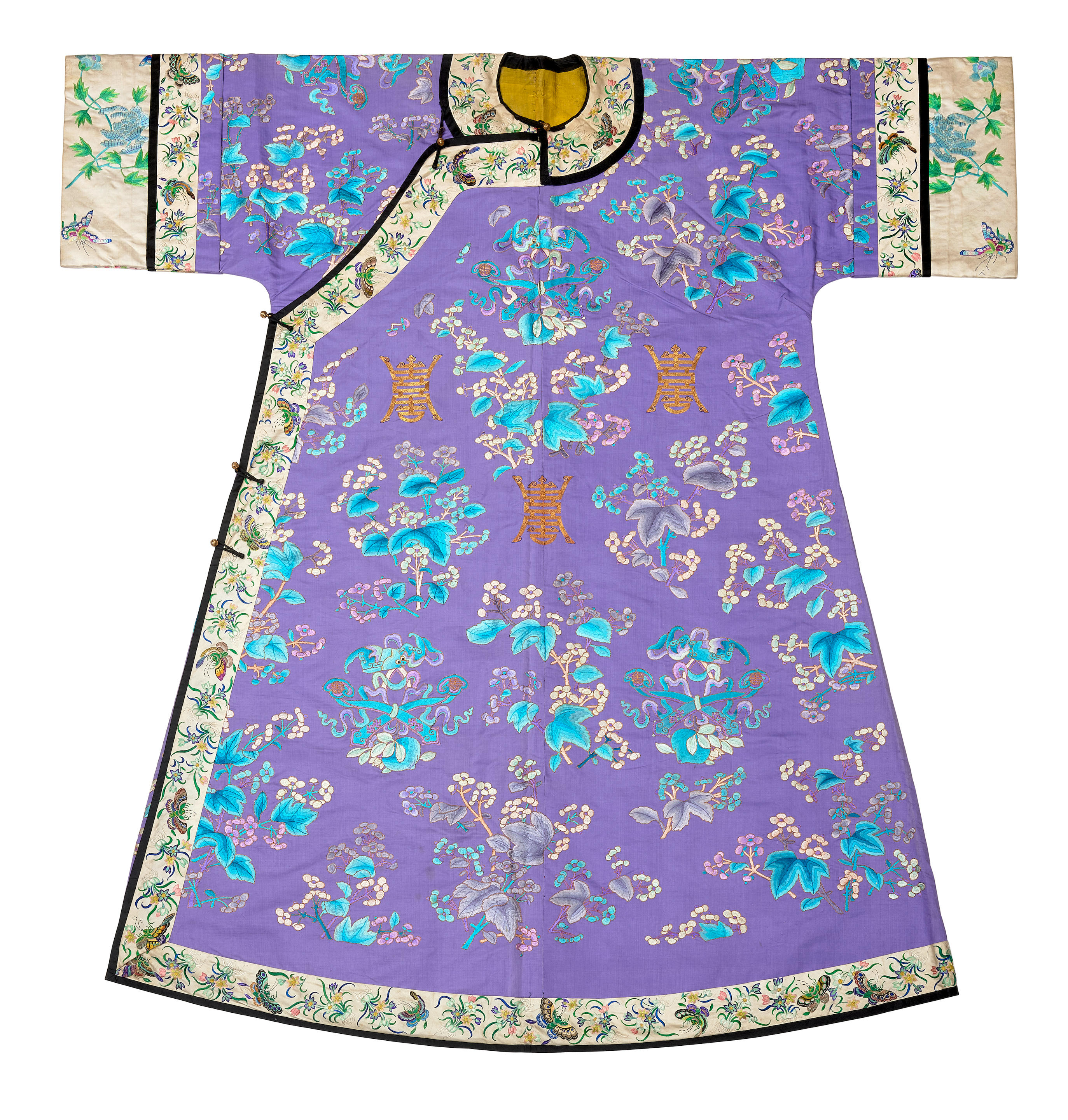 Bonhams : A MANCHU WOMAN'S LAVENDER SILK ROBE, CHANGYI 19th century